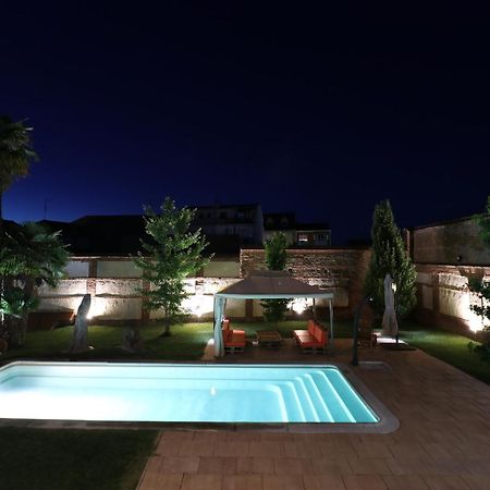 Villa Almudena Nava de la Asuncion ภายนอก รูปภาพ